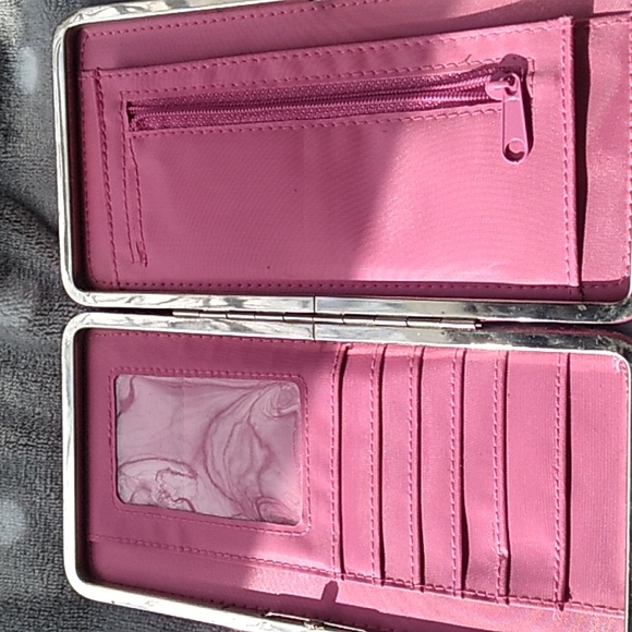 (Free with Bundle) Hinged Heart Pattern Wallet - Picture 3 of 3